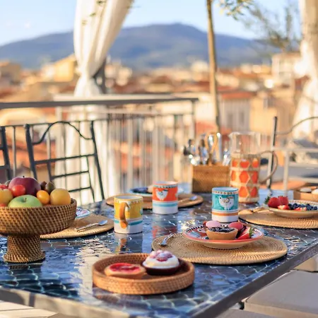 Apartament Enchanting Penthouse With A Breathtaking 360 Degrees Panoramic View In The Heart Of Florencja