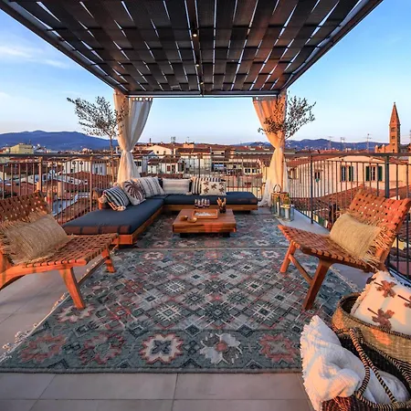Enchanting Penthouse With A Breathtaking 360 Degrees Panoramic View In The Heart Of Φλωρεντία